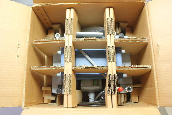 NEW VACUUBRAND ME 8 VACUUM DIAPHRAGM PUMP 696183