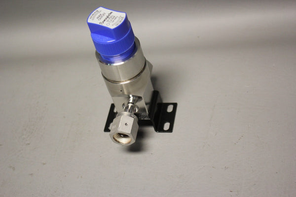 UNUSED SWAGELOK HIGH FLOW GAS PRESSURE REGULATOR SS-HFM3B-VCR4-P1-B 500PSI