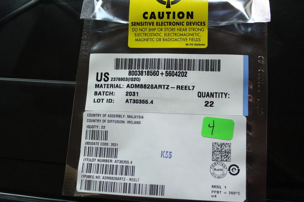 22 NEW ANALOG DEVICES CHARGE PUMP SWITCHING REGULATOR IC ADM8828ARTZ-REEL7