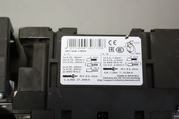 2 UNUSED SIEMENS POWER CONTACTORS WITH AUX BLOCKS 3RT1034-1AP04 & 3RH1921-1HA22