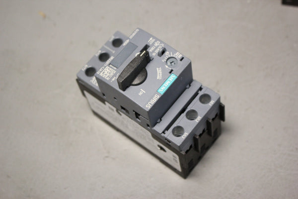 UNUSED SIEMENS SIRIUS 3RV2011-1JA10 CIRCUIT BREAKER