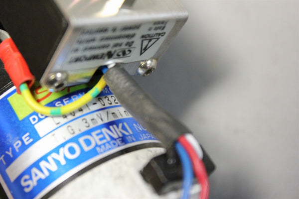 NEWPORT PRECISION LINEAR STAGE WITH SERVO MOTOR UTM100CC1HL & UE404CC