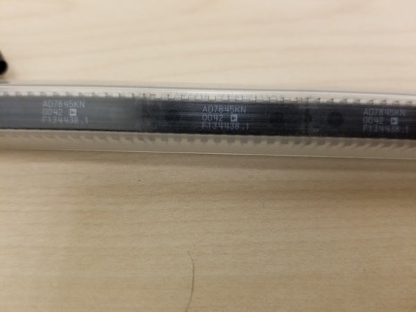 1 New Analog Devices AD7845KN 12Bit Multiplying DAC D/A Converter