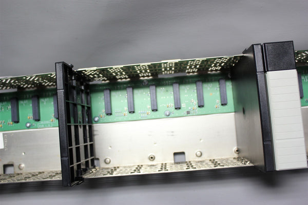 ALLEN BRADLEY CONTROLLOGIX 17 SLOT PLC CHASSIS W/ POWER SUPPLY 1756-A17/B PA75/B