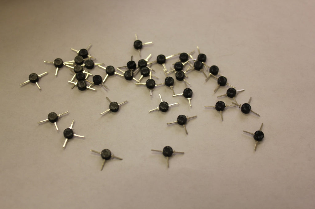 37  Motorola ON ON586 Power Transistors