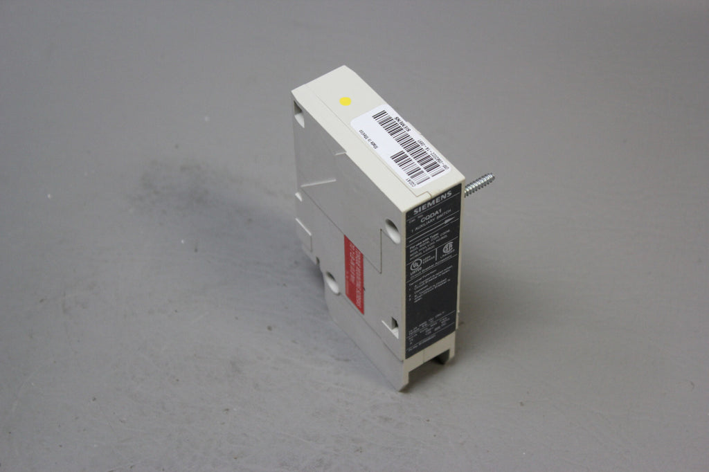 SIEMENS CQD115 15A 1-POLE CIRCUIT BREAKER W/CQDA1 AUXILIARY SWITCH