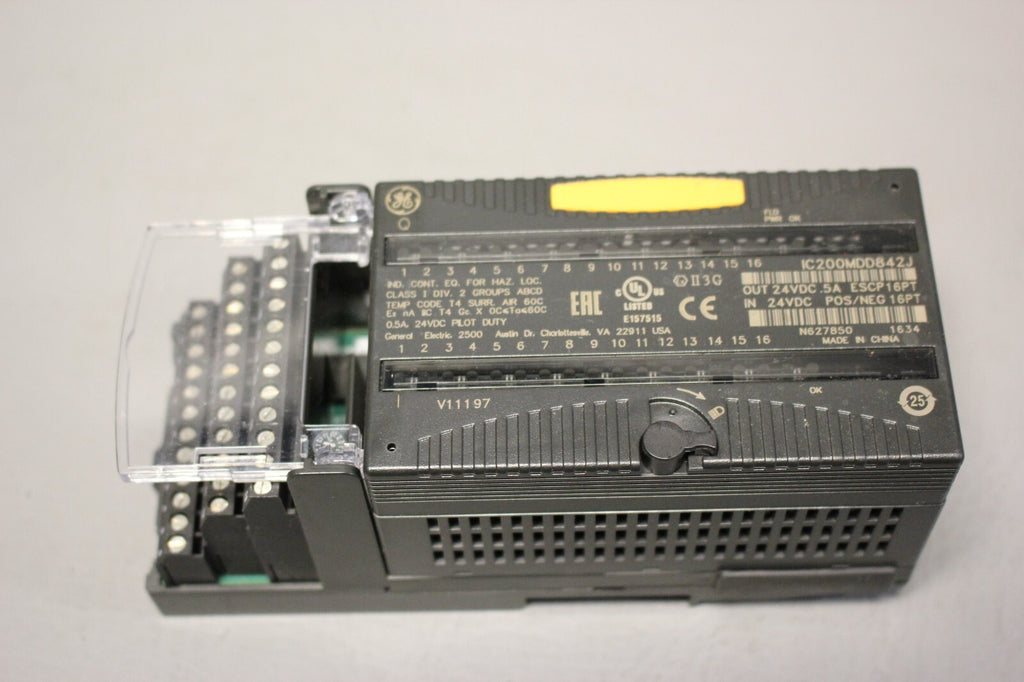 GE FANUC VERSAMAX PLC MODULE WITH CARRIER IC200MDD842J IC200CHS022