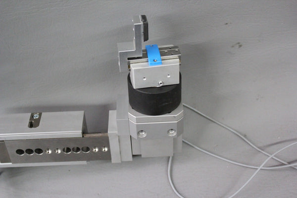 FESTO PNEUMATIC CYLINDER & GRIPPER ASSEMBLY  HGDS-PP-16-YSRT-A-B DGSL-12-50-Y3A