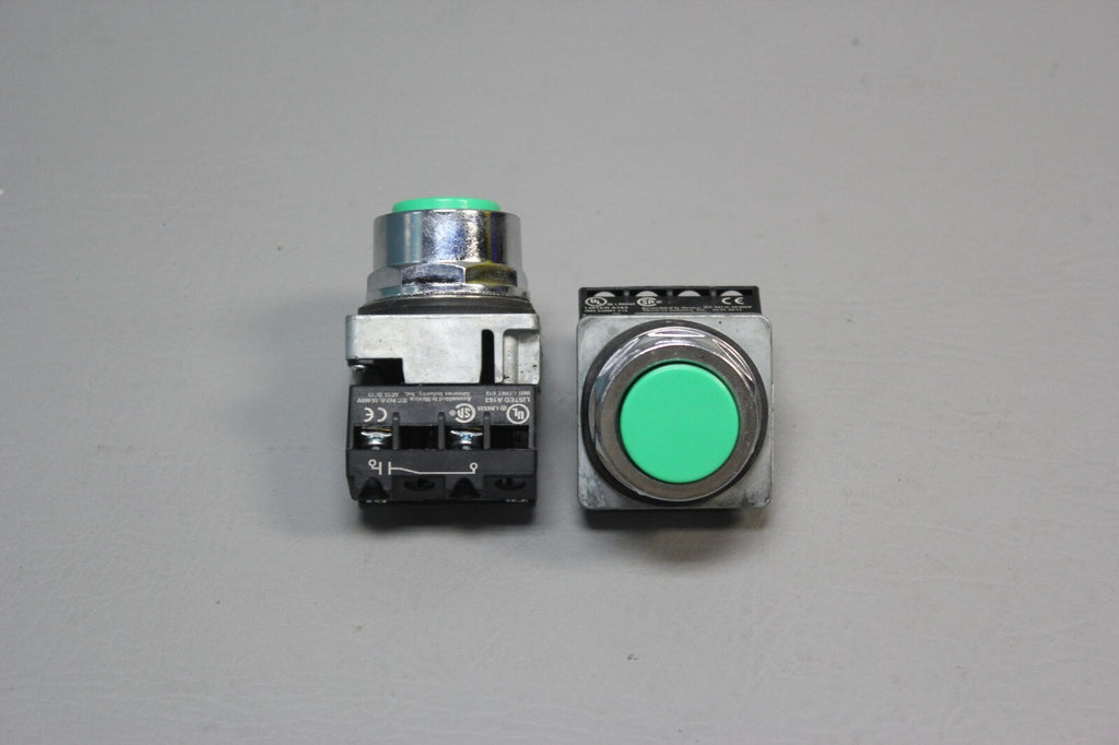 1 UNUSED SIEMENS NON ILLUMINATED PUSH BUTTON GREEN 52PM8A3K OIL TIGHT