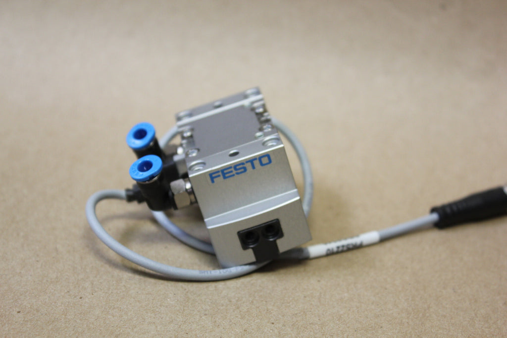 FESTO  PNEUMATIC GRIPPER CYLINDER  P/N: HGPT-20-A-B (19)