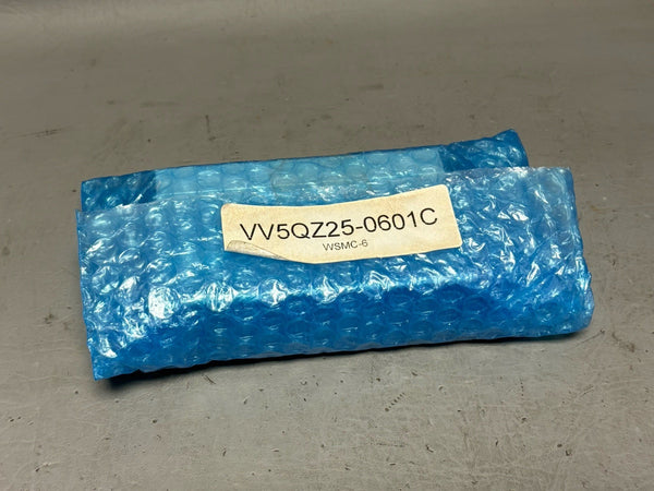 NEW SMC VV5QZ25-0601C PNEUMATIC MANIFOLD