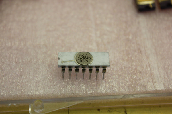 RCA CA3045 White Ceramic IC Circuit Round Top