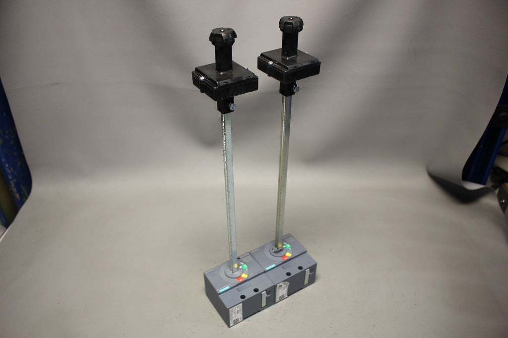 LOT OF 2 SIEMENS DOOR MOUNTED ROTARY OPERATOR SWITCH BREAKER 3VA9137-OFK31