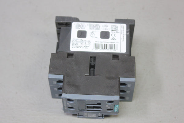 Siemens 3TF34 Contactor with Aux Contact 3RT2027-1AV60-0UA0