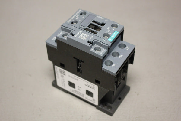 SIEMENS SIRIUS  NEMA CONTACTOR 3RT2027-1AP60-0UA0
