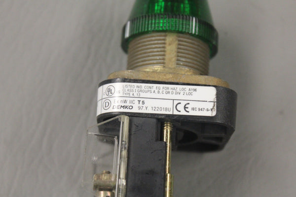 LOT OF TWO ALLEN BRADLEY PILOT LIGHT 800T-Q24