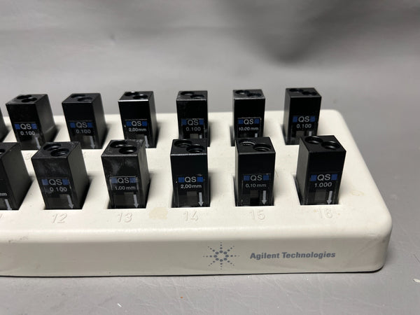 Agilent 5063-6577 tray with 16X Spectrophotometer Cells QS .1 2.0 1.0 .10