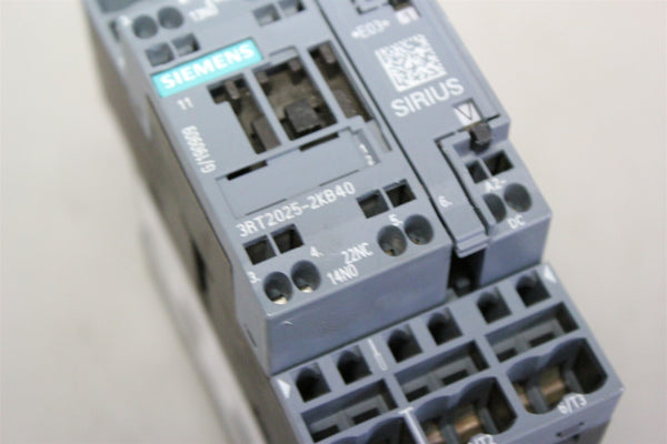 Unused SIEMENS POWER CONTACTOR 3RT2025-2KB40