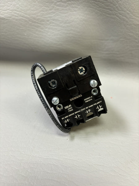 UNUSED SIEMENS 52AAIL4 INTEGRAL LED LIGHTING MODULE YELLOW AMBER 24V