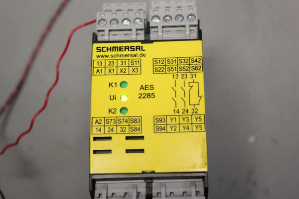 SCHMERSAL SAFETY RELAY AES2285-24VDC #1
