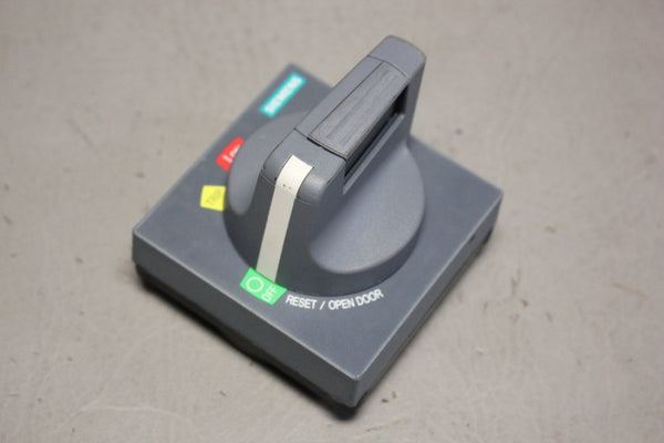 SIEMENS 3VA9277-0FK31  EMERGENCY DOOR LOCK SWITCH