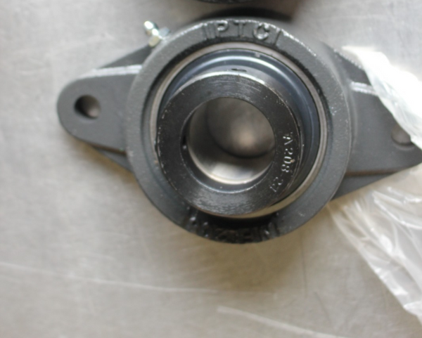 NEW IPTCI 2 BOLT FLANGE BEARING NFL208