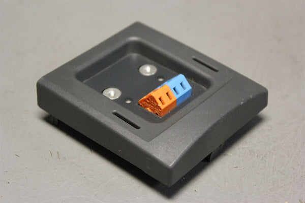 Unused SIEMENS DOOR MOUNTING KIT 6SE6400-0PM00-0AA0