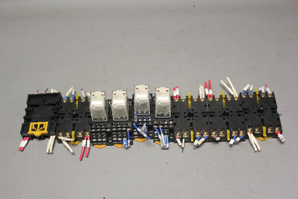 LOT OF OMRON RELAYS AND BASES  AS PICTURED