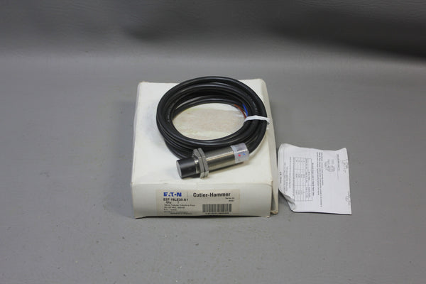 NEW CUTLER HAMMER INDUCTIVE PROXIMITY SENSOR E57-18LE20-A1
