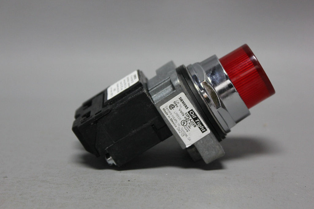 SIEMENS RED OIL TIGHT LED PILOT INDICATOR LIGHT 52PL4J2X  W/TRANSFORMER 52AATJ2B