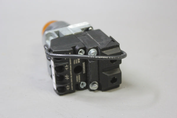 NEW SIEMENS 52PT6E9AB OIL TIGHT ILLUMINATED PUSHBUTTON LAMP LED AMBER