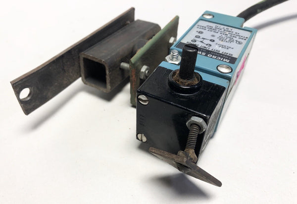 Honeywell Micro Switch Heavy Duty Limit Switch 600 VAC Max Pilot 10 Amps LST1H