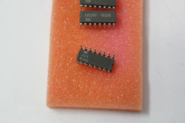 4 Signetics 10124F IC 16 Pin DIP Ceramic