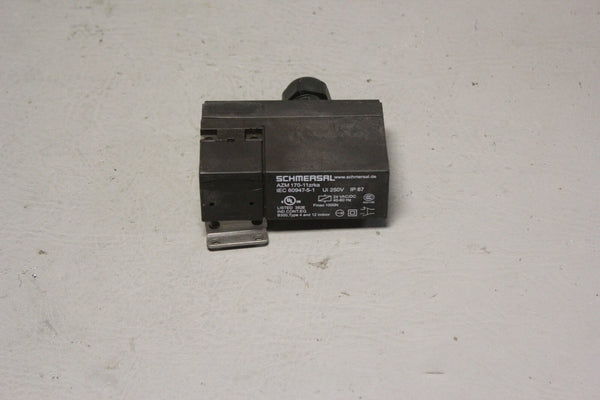 SCHMERSAL SAFETY INTERLOCK SWITCH WITH AXTUATOR AZM 170-11zrka