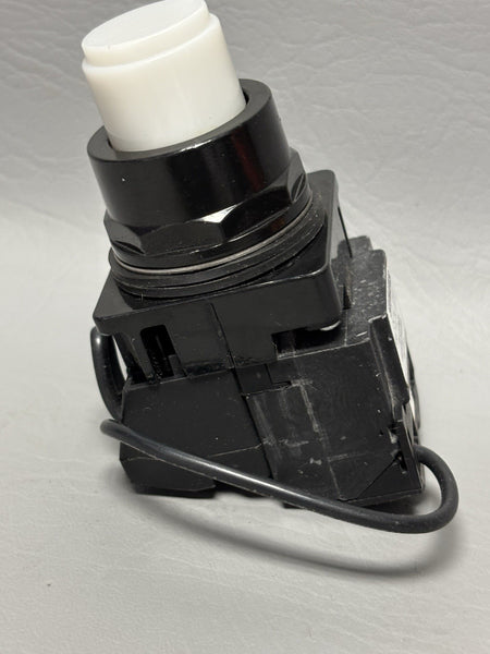 SIEMENS 52BT6DBA ILLUNIATED WHITE PUSHBUTTON SWITCH