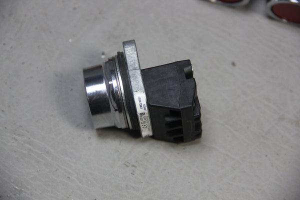 LOT OF 8 UNUSED SIEMENS FLUSH PUSHBUTTONS 52PA8A2