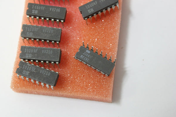 10 Signetics 10109F IC DIP 16 Ceramic