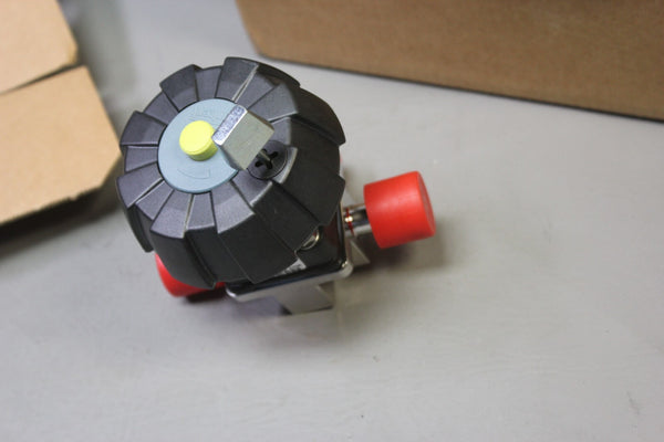 NEW BURKERT 3 WAY SANITARY STAINLESS STEEL DIAPHRAGM VALVE 1/2" 316L 10bar 2034