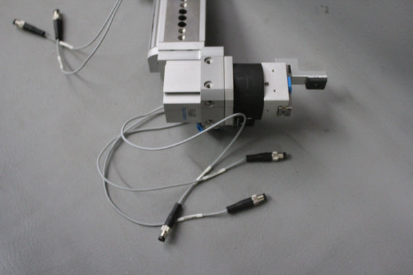 FESTO PNEUMATIC CYLINDER & GRIPPER ASSEMBLY  HGDS-PP-16-YSRT-A-B DGSL-12-50-Y3A