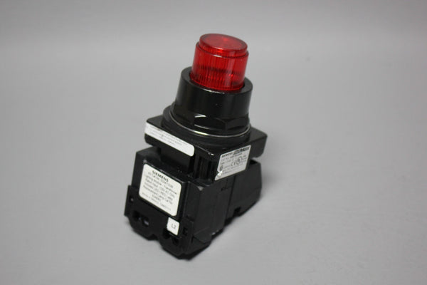 SIEMENS ILLUMINATED RED LED PUSH BOTTON 52BT6G2AB W/52AATG2B AND 52BJK