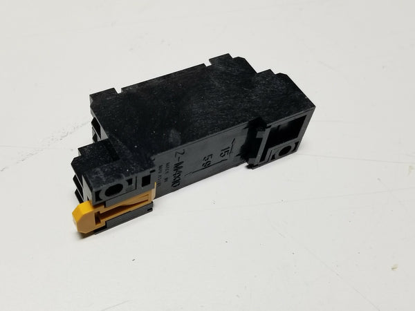 New Omron Connecting Socket Base PYF08A-E