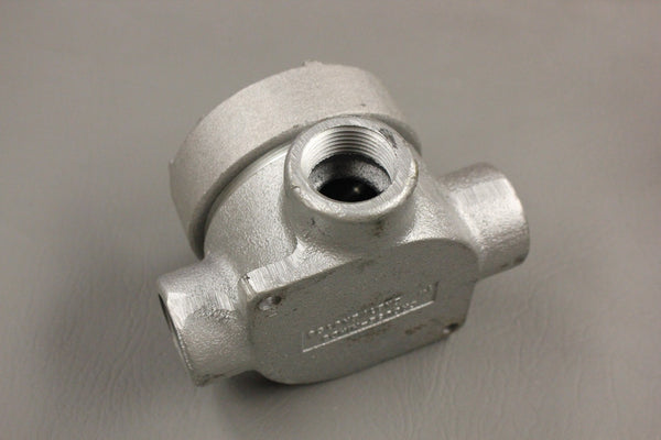 NEW EATON CROUSE HINDS 0105267-1 EAJ EXPLOSION PROOF OUTLET