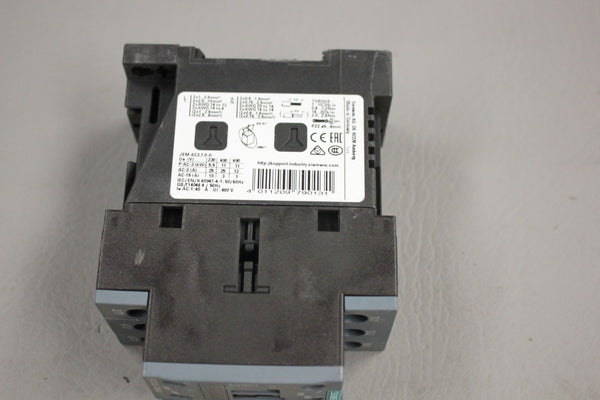 SIEMENS SIRIUS CONTACTOR 3RT2026-1BB40 (HAS A CRACK)