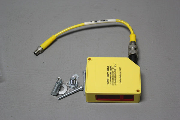 UNUSED BANNER PHOTOELECTRIC SENSOR WITH CABLE Q60BB6AFV1000Q