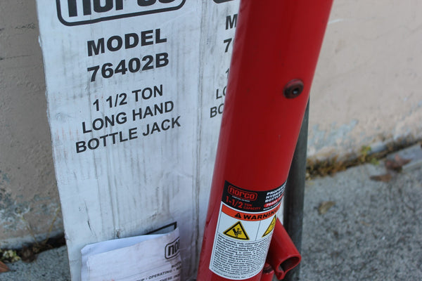 UNUSED NORCO PROFESSIONAL HYDRAULIC 1.5 TON BOTTLE JACK  76402B