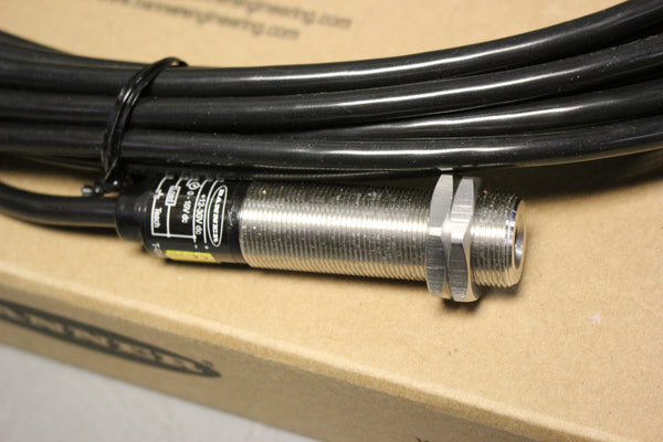 NEW BANNER INFRARED TEMPERATURE SENSOR  M18TUP8