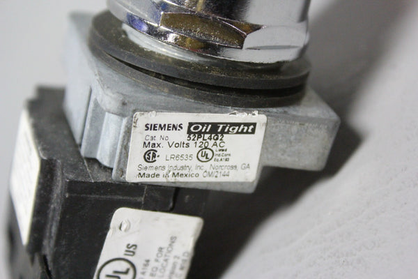 SIEMENS PILOT LIGHT OIL TIGHT 52PL4G2  W/52AATGN