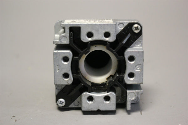 Unused SIEMENS OIL TIGHT PUSH-BUTTON SWITCH 52PM8B2J