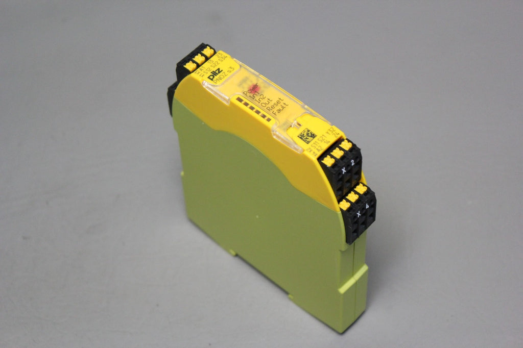 PILZ PNOZ s3 SAFETY RELAY  PNOZ s3 24VDC 2n/o  751103