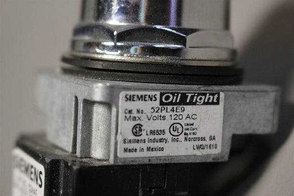 SIEMENS OIL-TIGHT ILLUMINATED YELLOW PILOT LIGHT 52PL4E9 W/52AAF